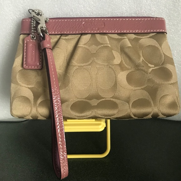 Coach Khaki/Pink Canvas Leather Signature C Corner Zip Pleated Wristlet - Picture 13 of 16